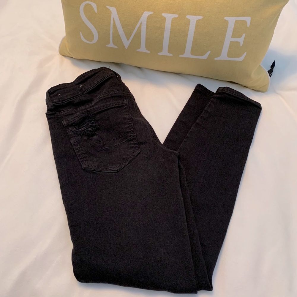 AE Next level stretch black skinny jeans- short